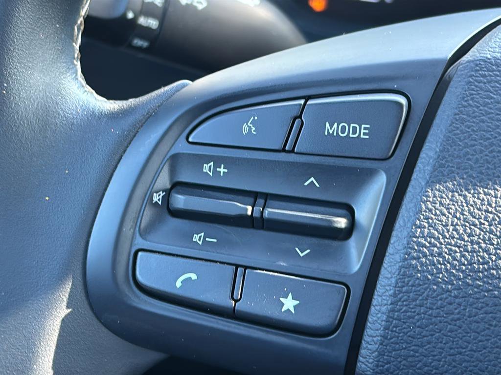 Certified 2023 Hyundai Venue Limited FWD image 26