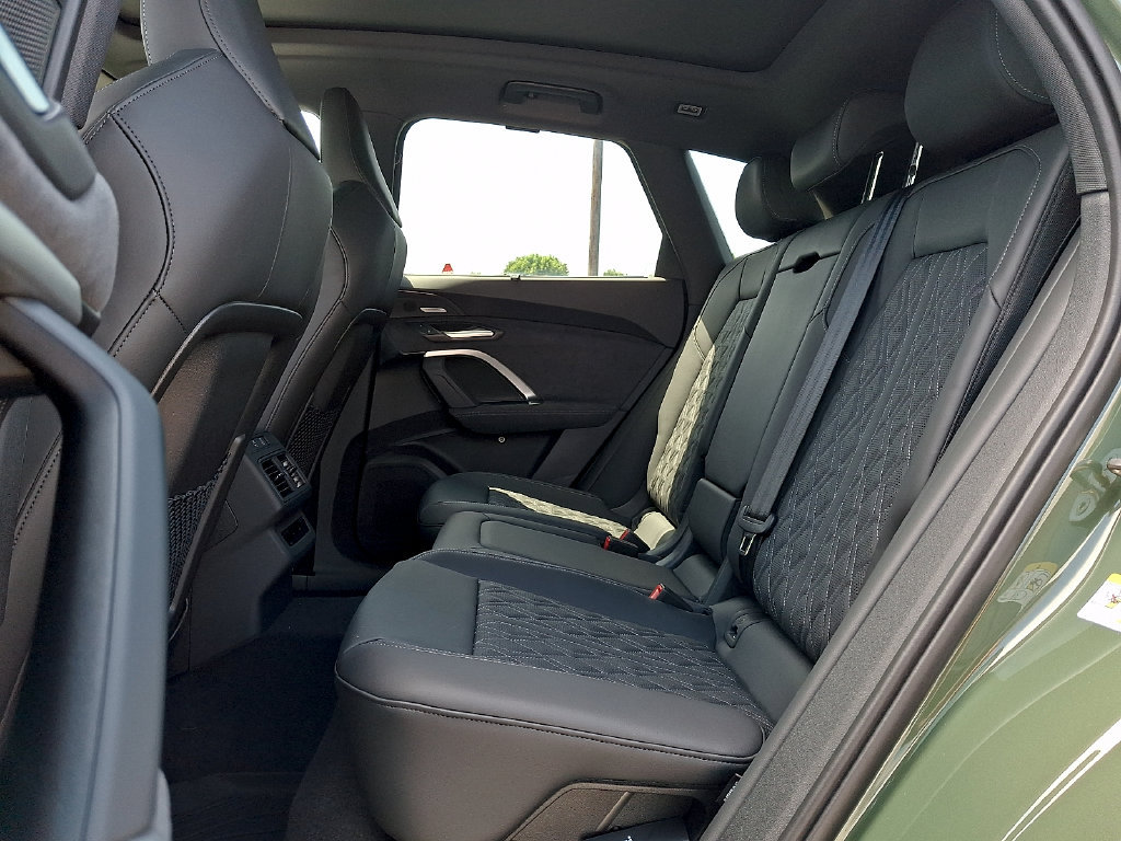 New 2026 Audi SQ5 Premium Plus AWD/4WD image 9