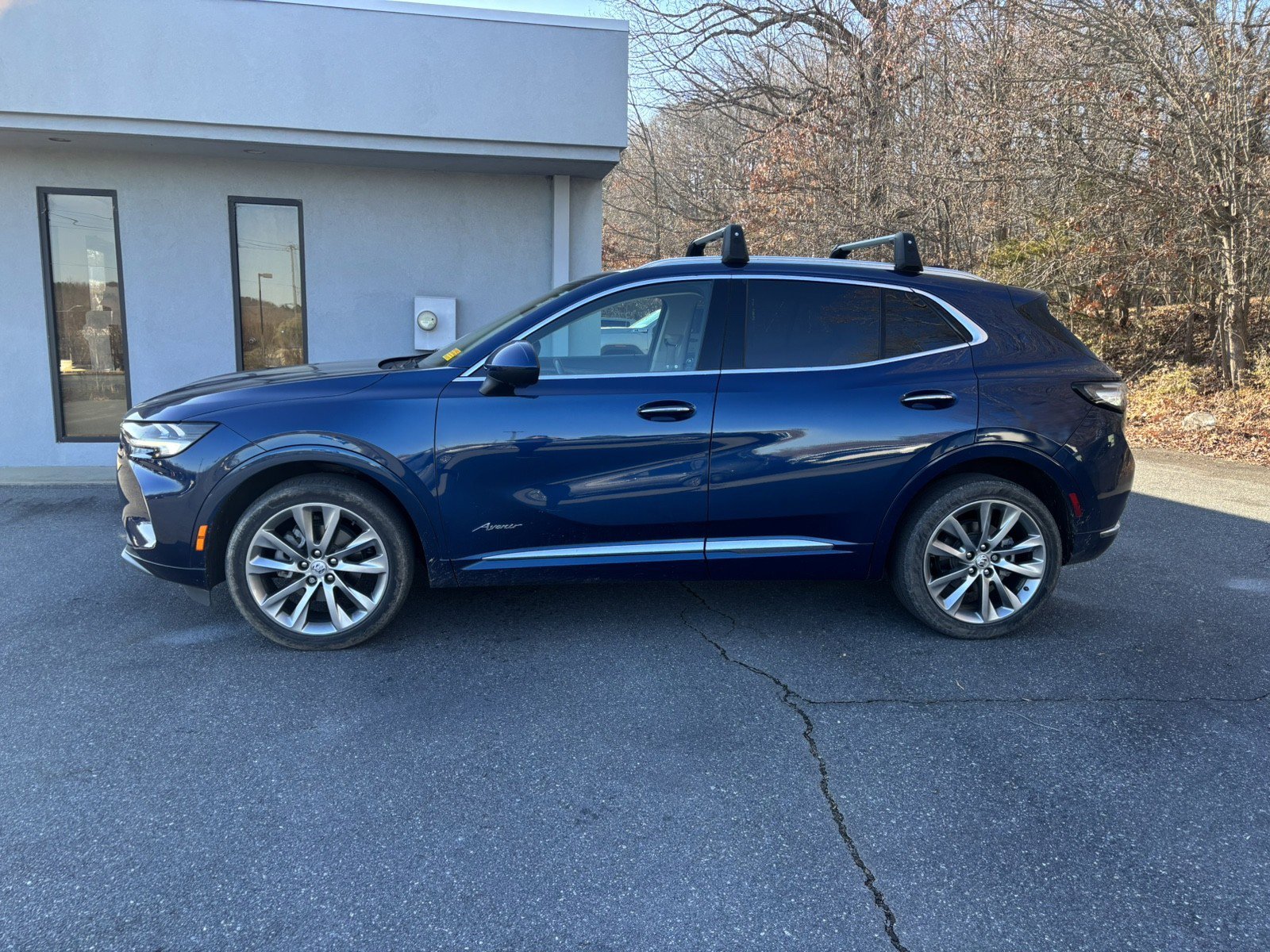 Used 2022 Buick Envision Avenir w/ Safety Package image 3