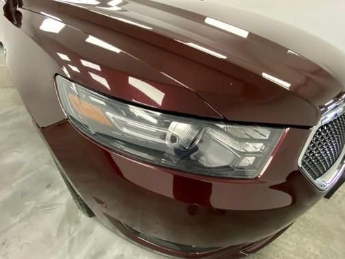 Used 2018 Ford Taurus SHO w/ Driver Assist Package AWD/4WD image 9