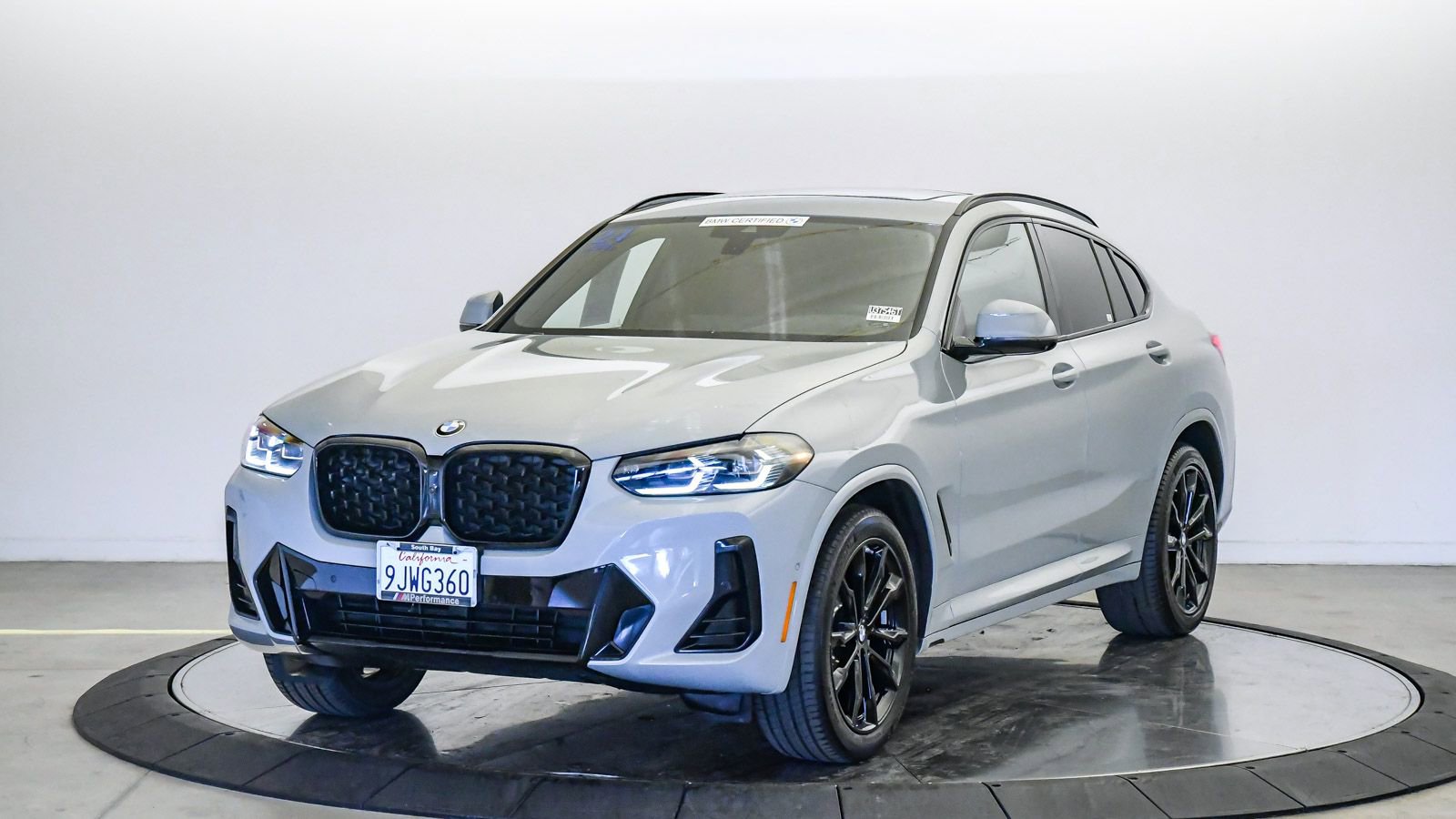 Certified 2024 BMW X4 xDrive30i w/ Premium Package image 1