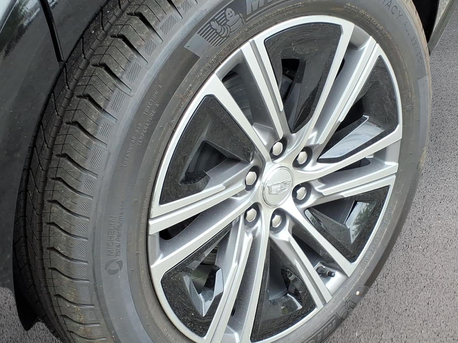 New 2026 Cadillac Lyriq Luxury AWD/4WD image 8
