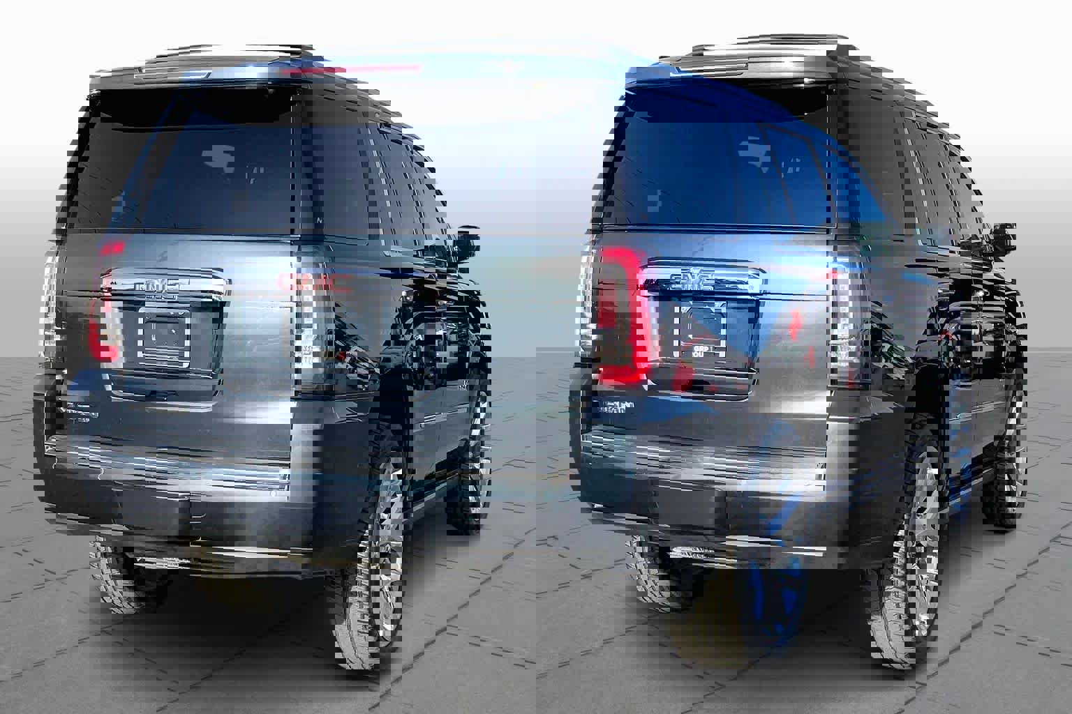 Used 2019 GMC Yukon Denali w/ Denali Ultimate Package image 12