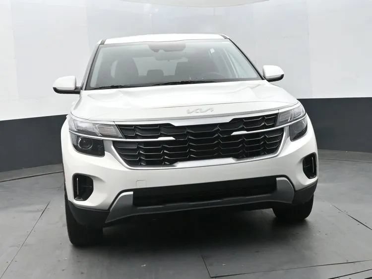 Used 2026 Kia Seltos LX FWD image 3
