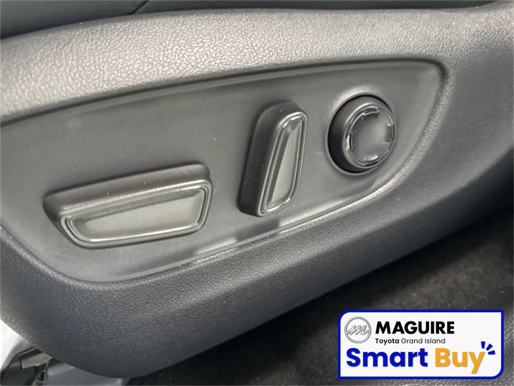 Used 2021 Toyota Venza Limited w/ Advanced Technology Package image 16