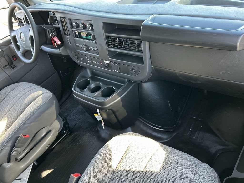 New 2025 GMC Savana 3500 w/ Power Convenience Package RWD image 28