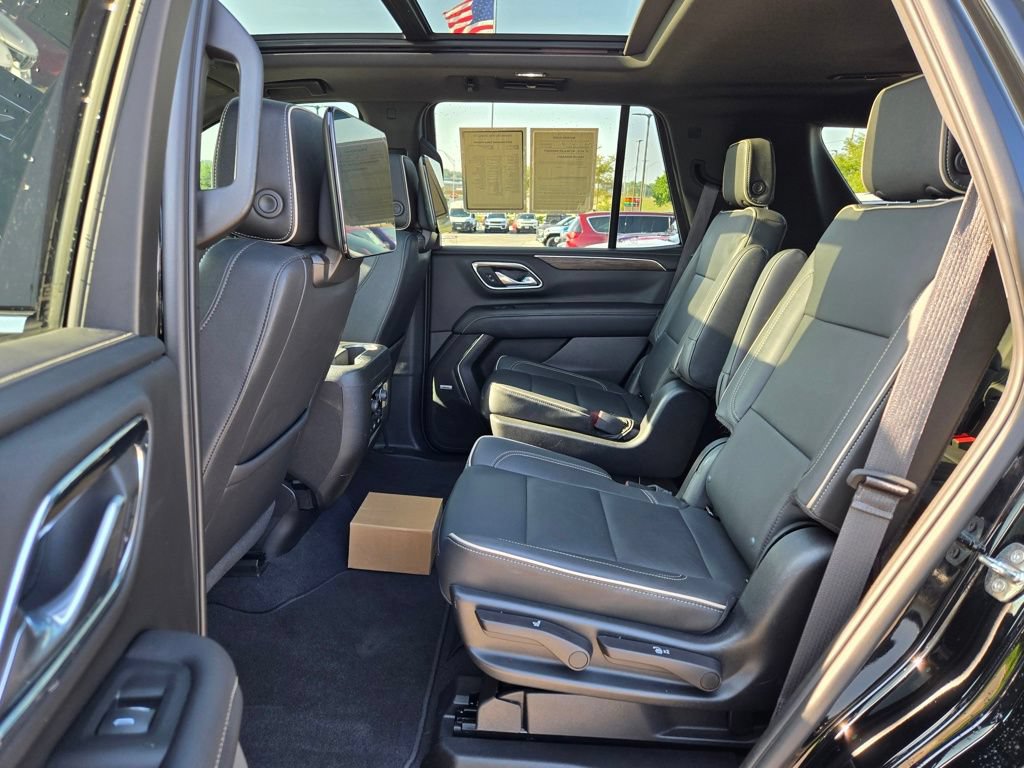 Used 2023 Chevrolet Tahoe Premier AWD/4WD image 30