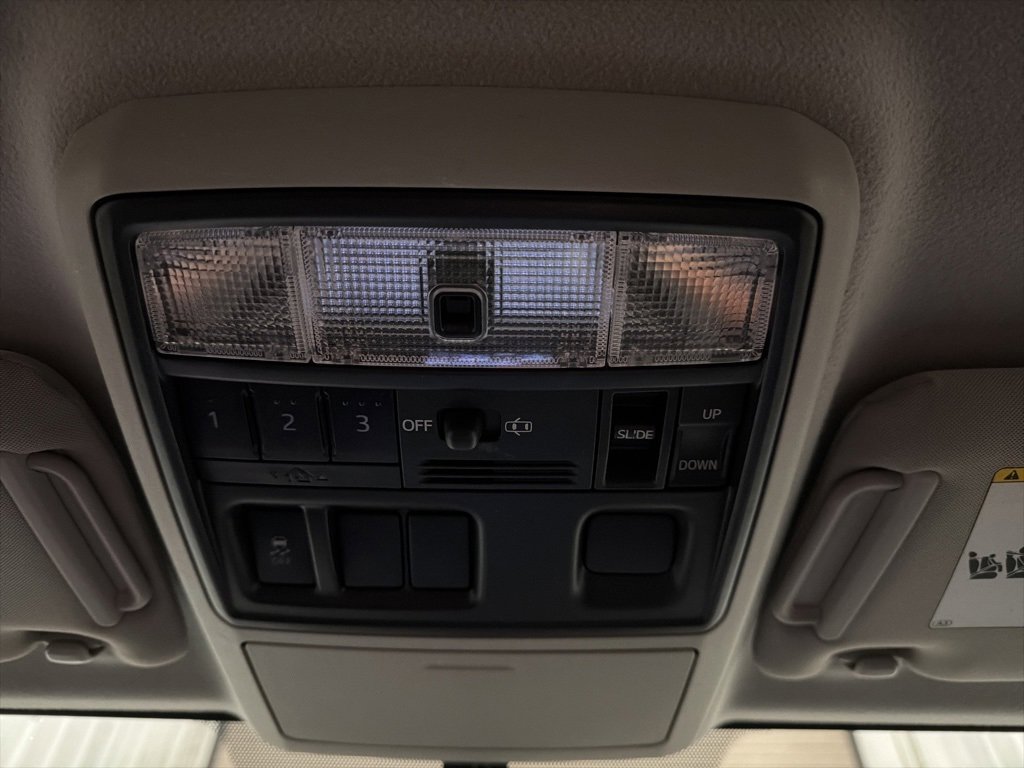 Used 2018 Toyota 4Runner SR5 Premium image 14