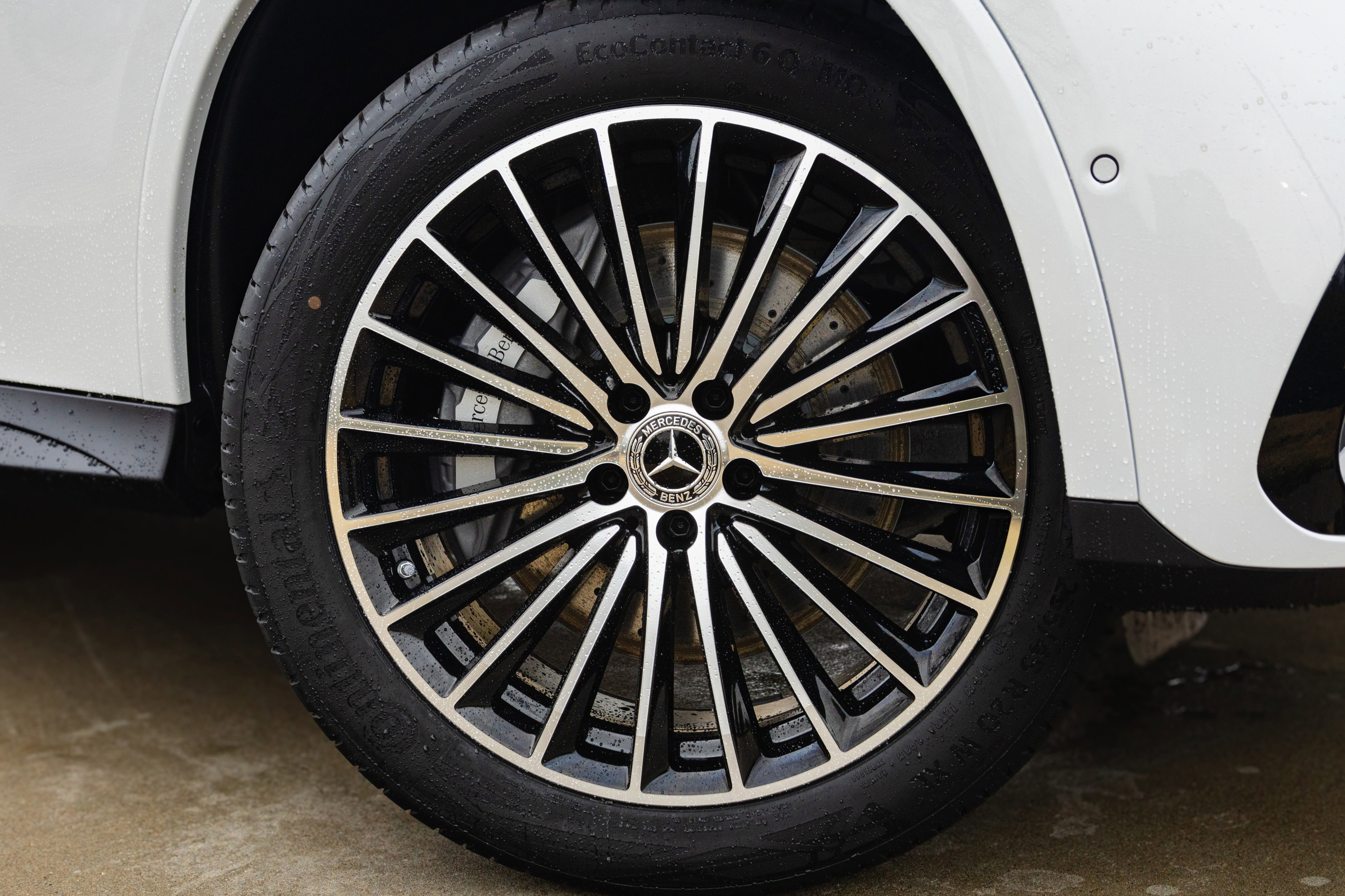 New 2026 Mercedes-Benz GLC 300 4MATIC image 2