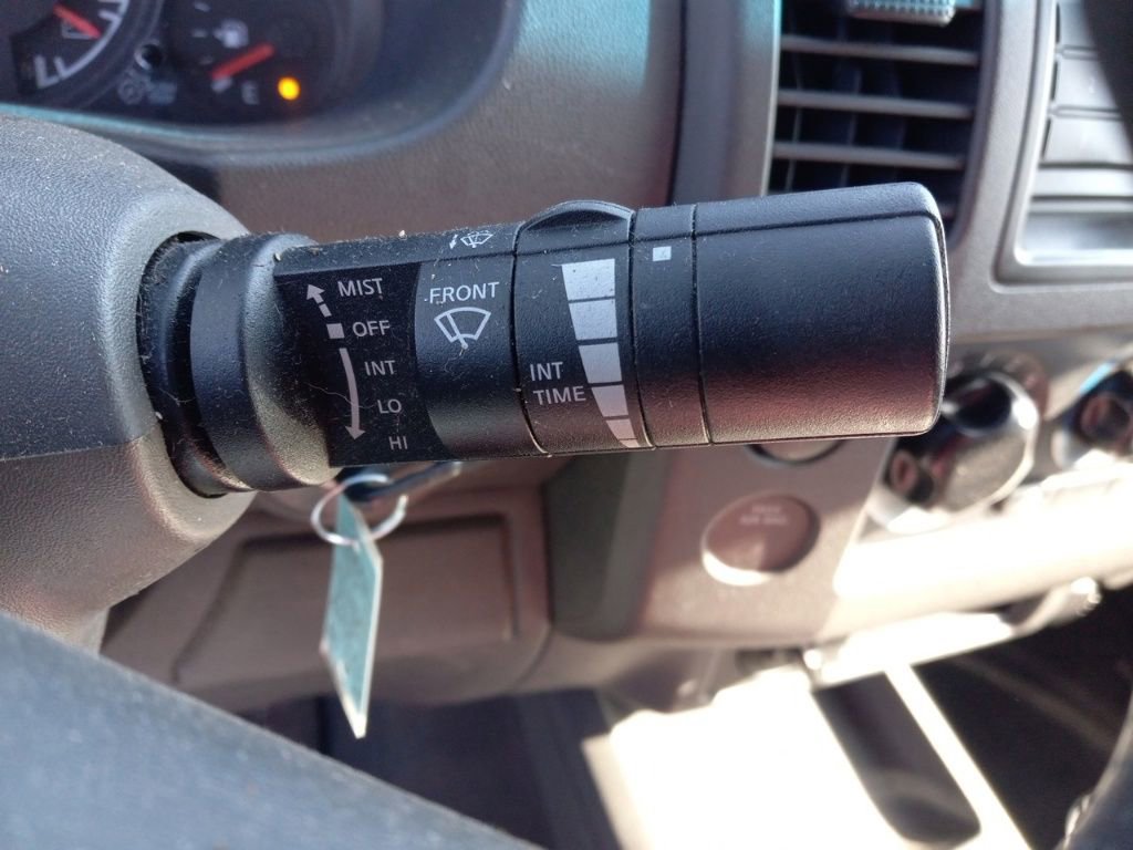 Used 2008 Nissan Frontier SE w/ Tow Hitch Pkg image 22