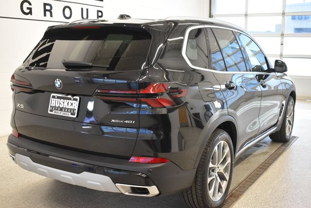 New 2026 BMW X5 xDrive40i w/ Premium Package AWD/4WD image 4