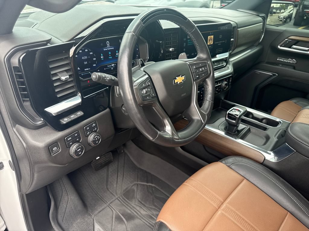 Certified 2024 Chevrolet Silverado 1500 High Country w/ High Country Premium Package AWD/4WD image 16