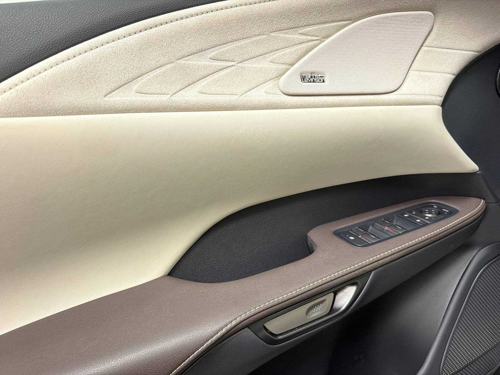 Used 2023 Lexus RX 350 AWD w/ Accessory Package image 31