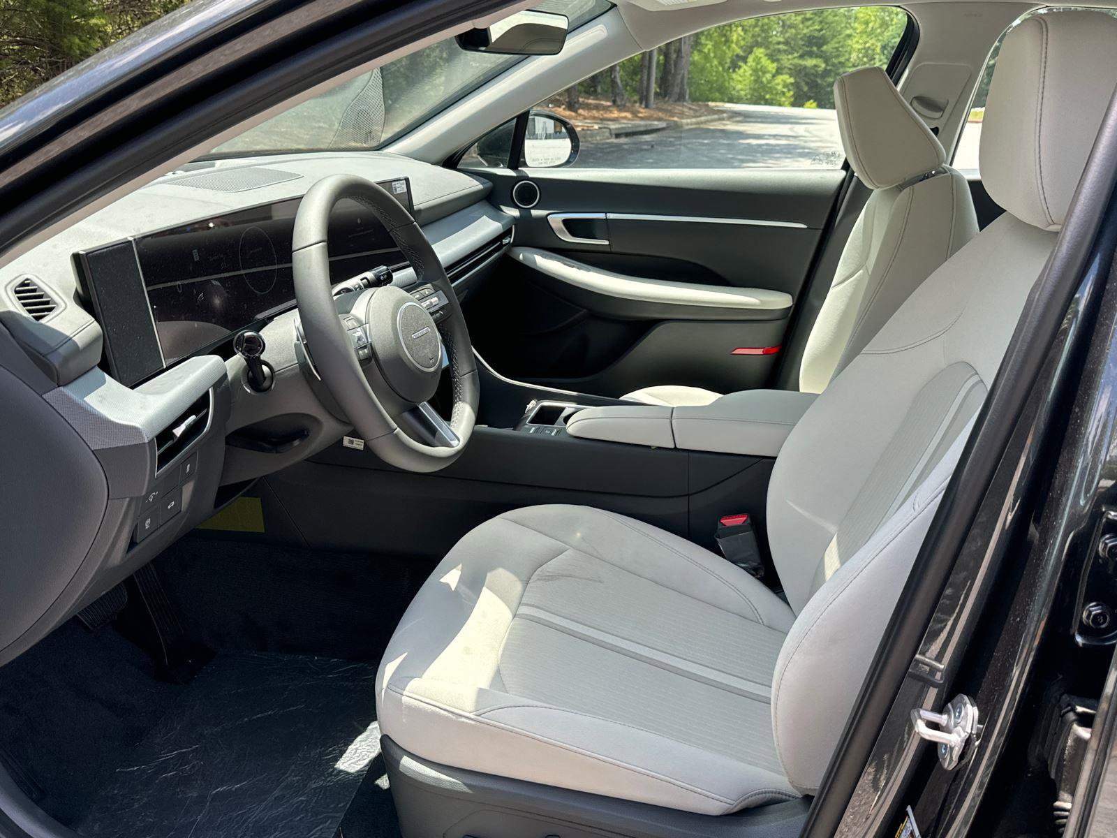 Certified 2024 Hyundai Sonata SEL w/ Convenience Package image 8