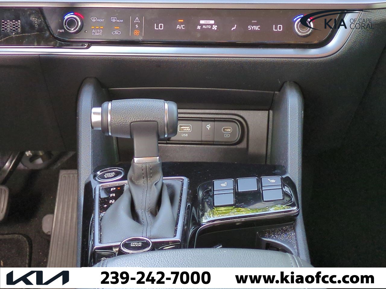 Certified 2025 Kia Sportage EX image 17