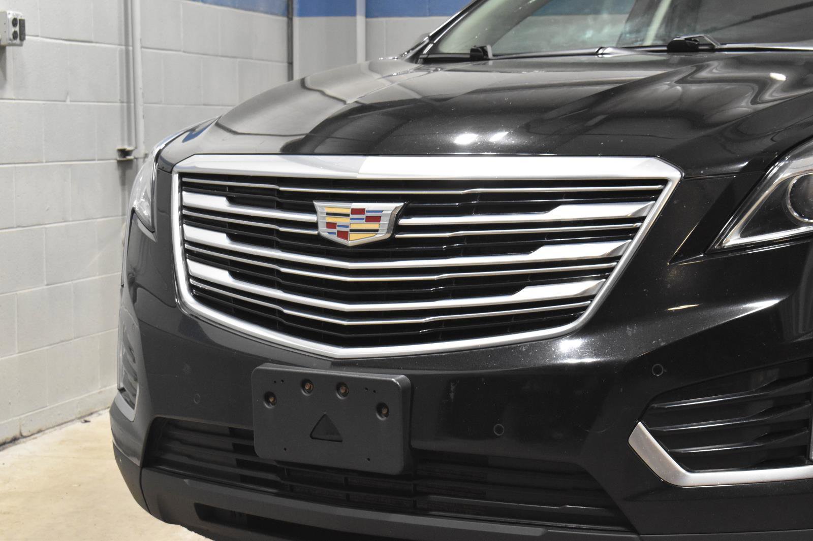 Used 2018 Cadillac XT5 Luxury w/ Driver Awareness Package image 26