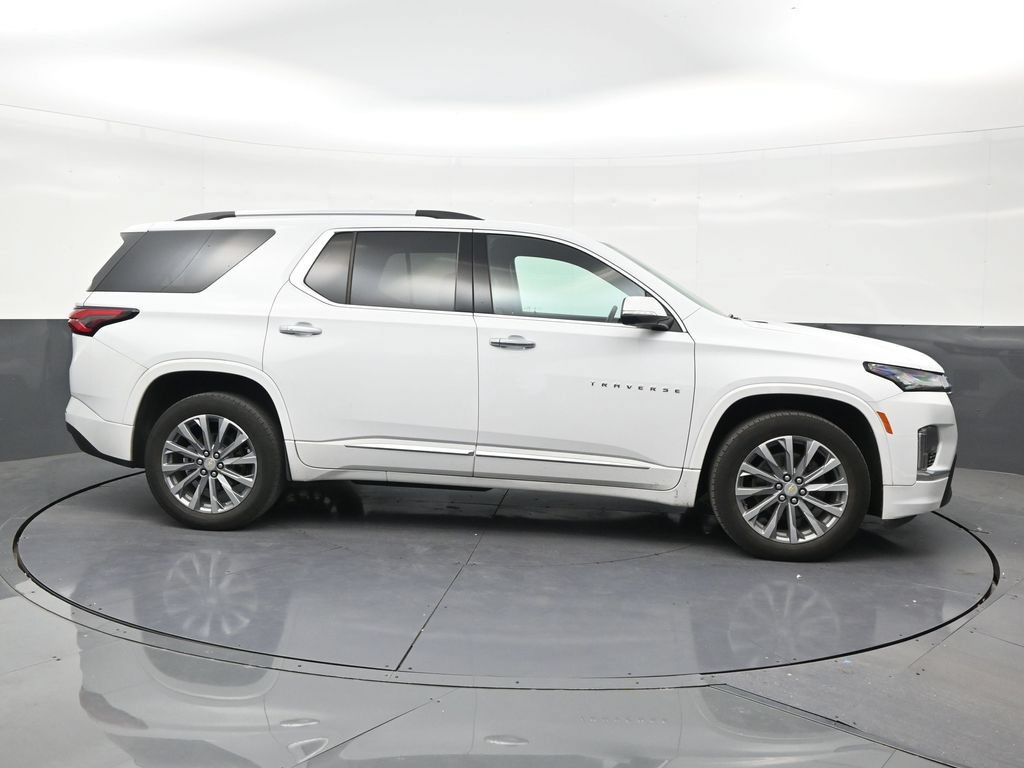 Used 2023 Chevrolet Traverse Premier FWD image 6