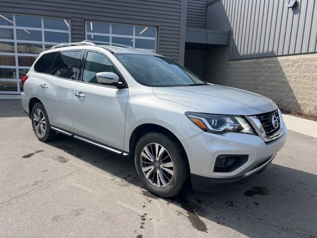 Used 2018 Nissan Pathfinder SV w/ SV Tech Package AWD/4WD image 3