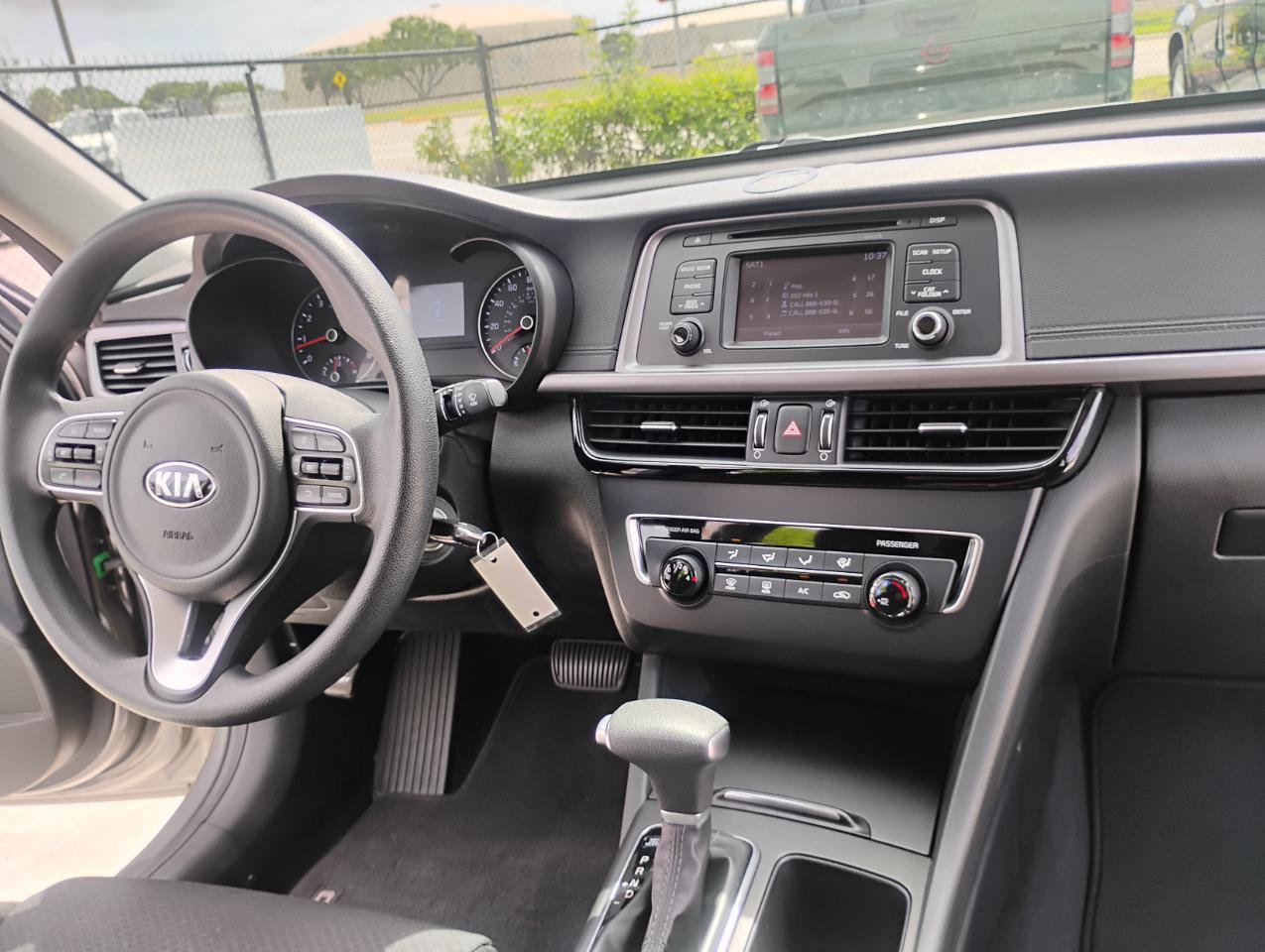 Used 2017 Kia Optima LX FWD image 63