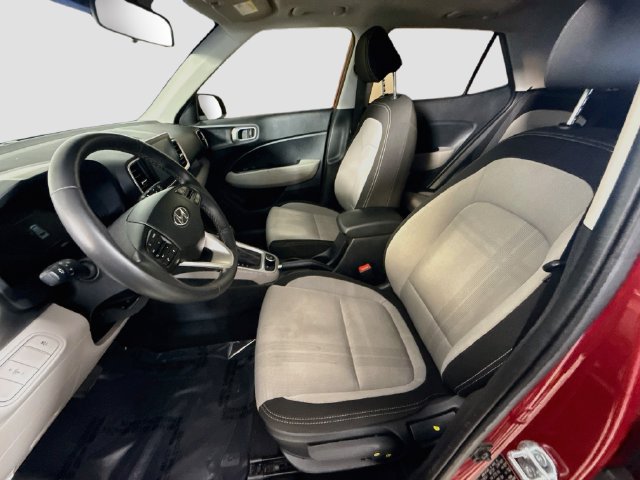 Used 2026 Hyundai Venue SEL FWD image 21