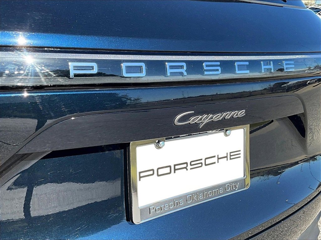 Used 2023 Porsche Cayenne Platinum Edition image 22