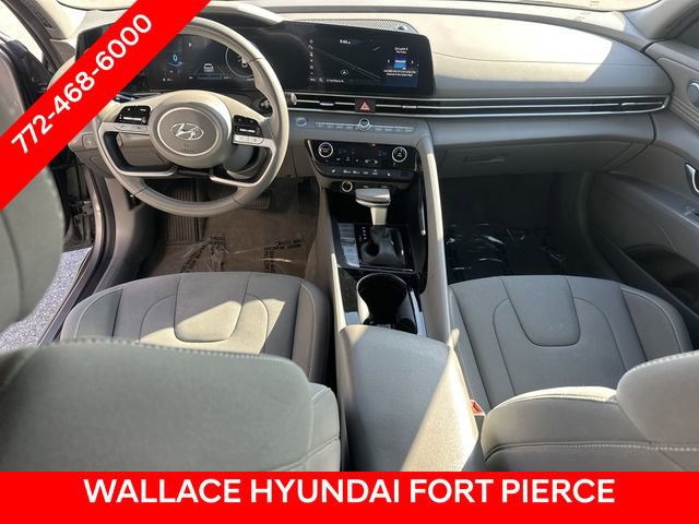 Used 2023 Hyundai Elantra SEL w/ Convenience Package image 14