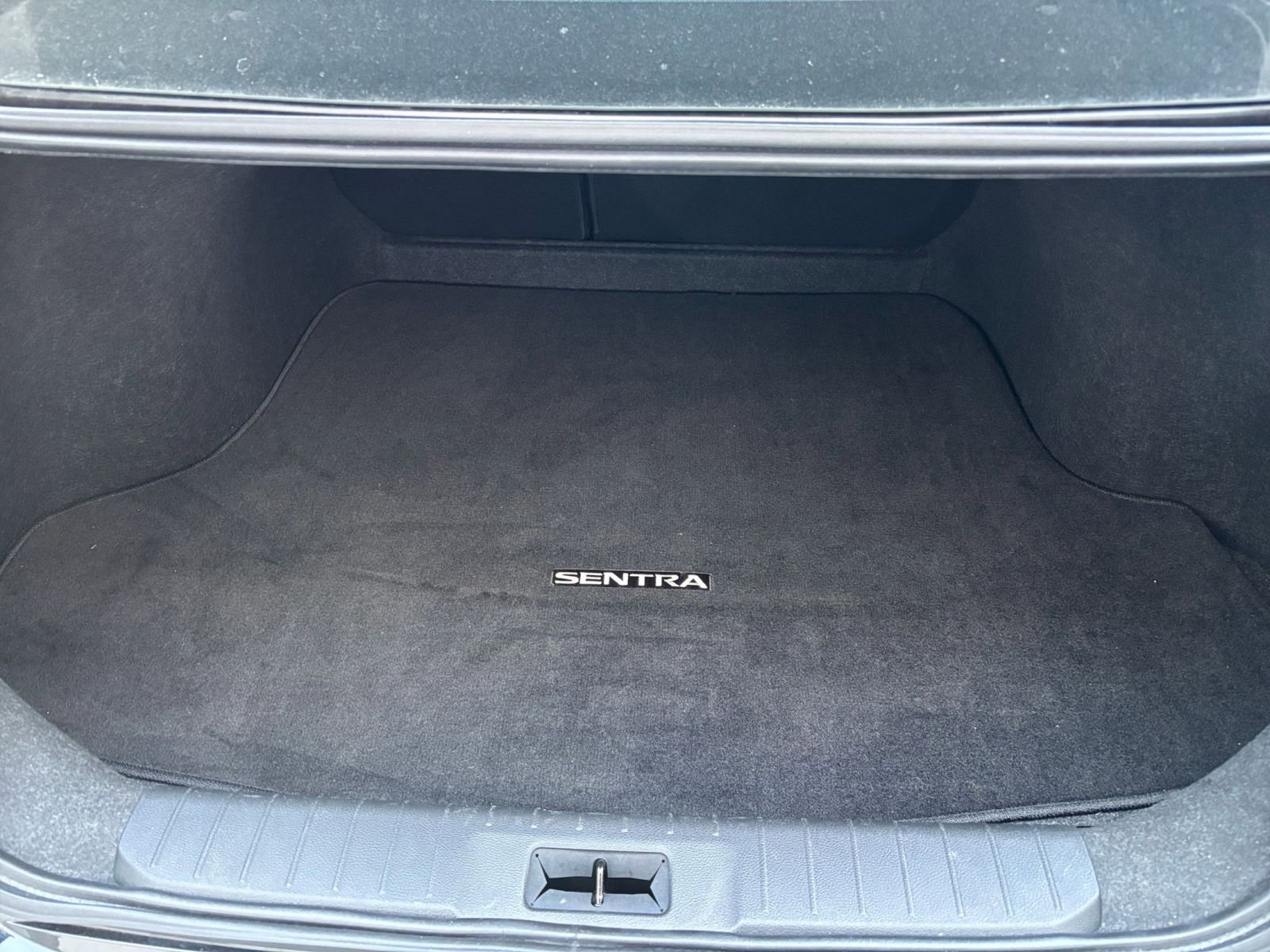 Used 2025 Nissan Sentra SV image 29