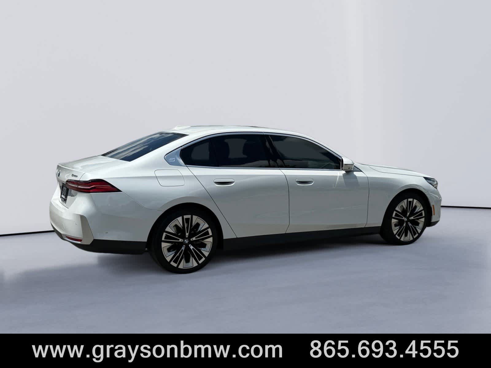 Used 2026 BMW 540i xDrive AWD/4WD image 3