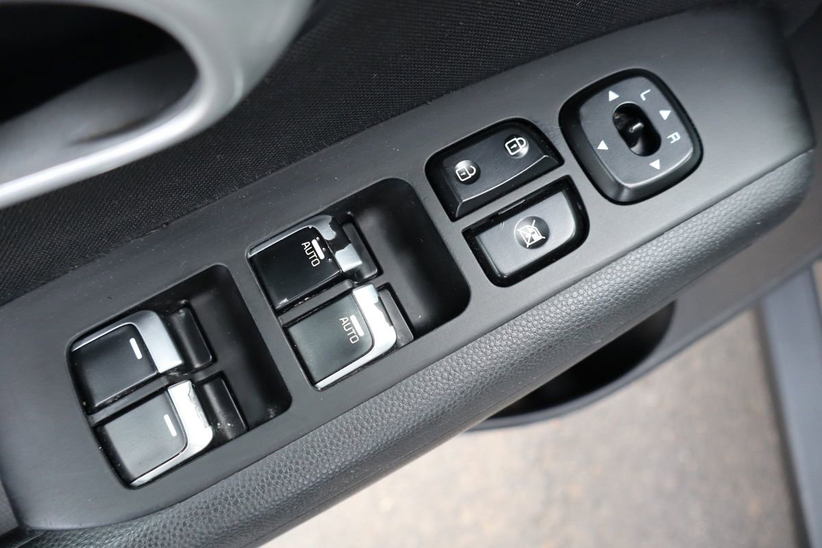 Used 2018 Kia Soul + FWD image 27