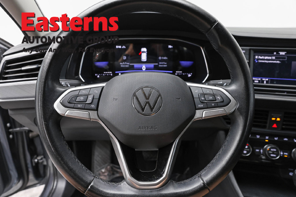 Used 2024 Volkswagen Jetta SE FWD image 11