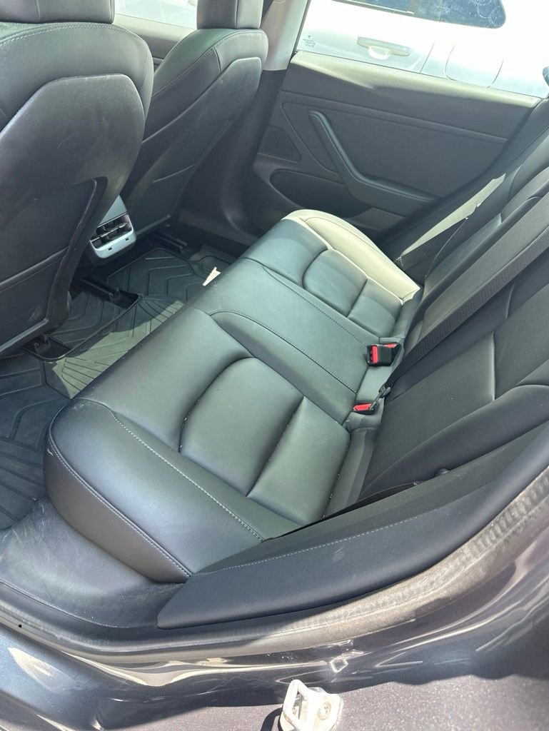 Used 2020 Tesla Model 3 Standard Range RWD image 9