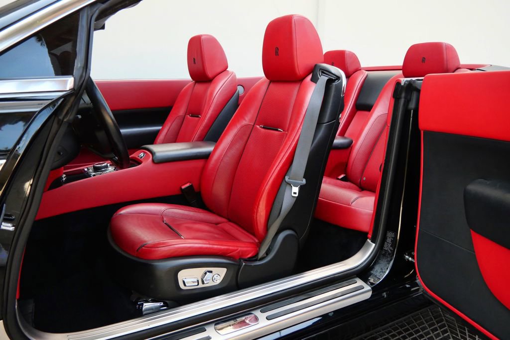 Used 2018 Rolls-Royce Dawn RWD image 8