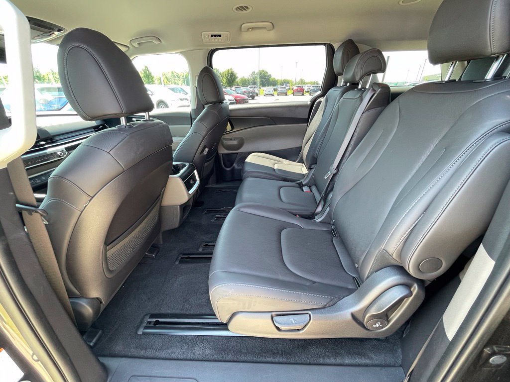 New 2026 Kia Carnival FWD image 25