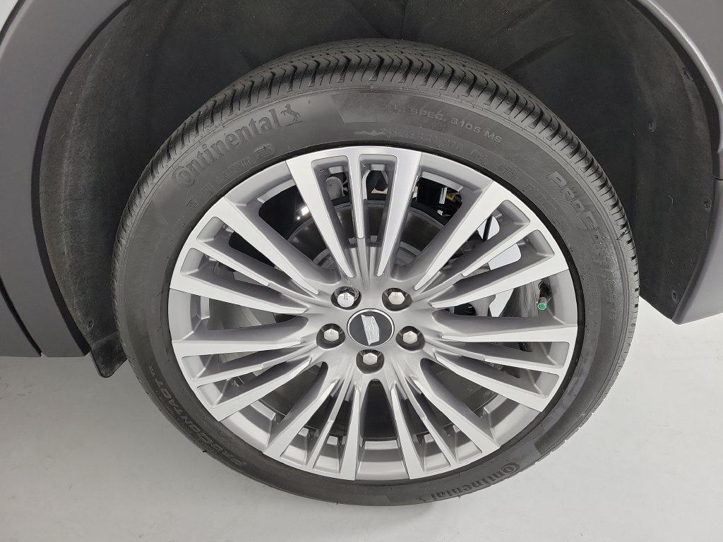 Used 2024 Cadillac XT4 Premium Luxury FWD image 11
