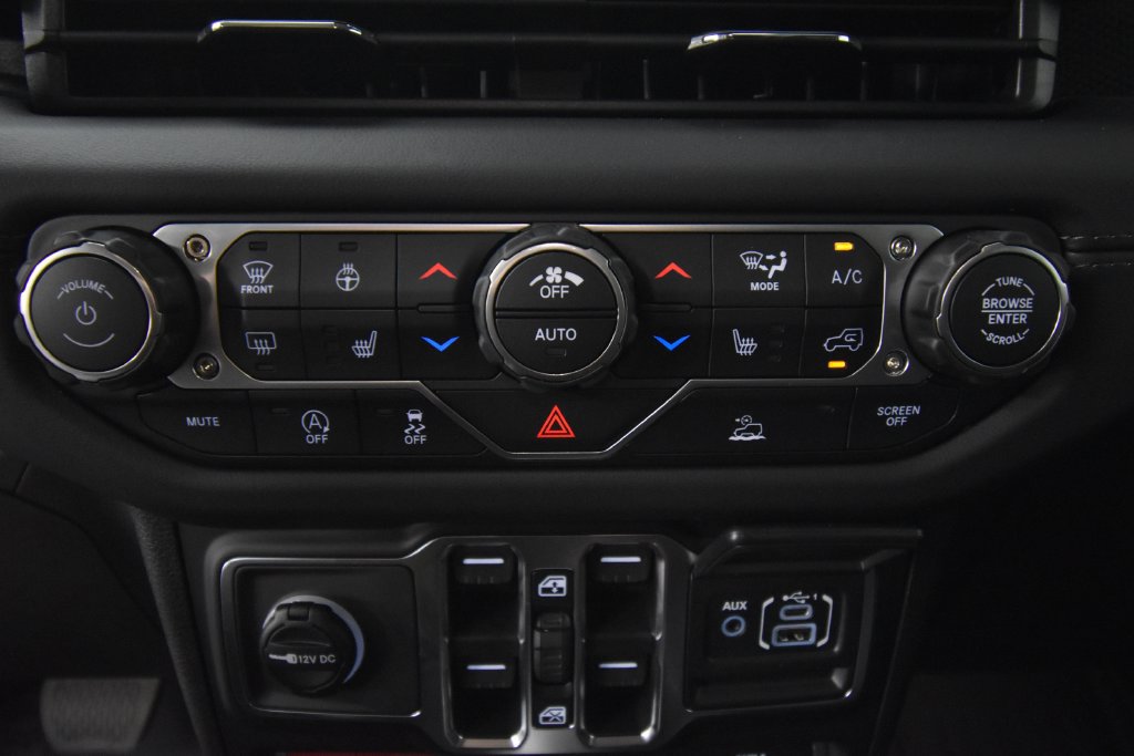 New 2026 Jeep Gladiator Rubicon w/ Technology Group AWD/4WD image 23