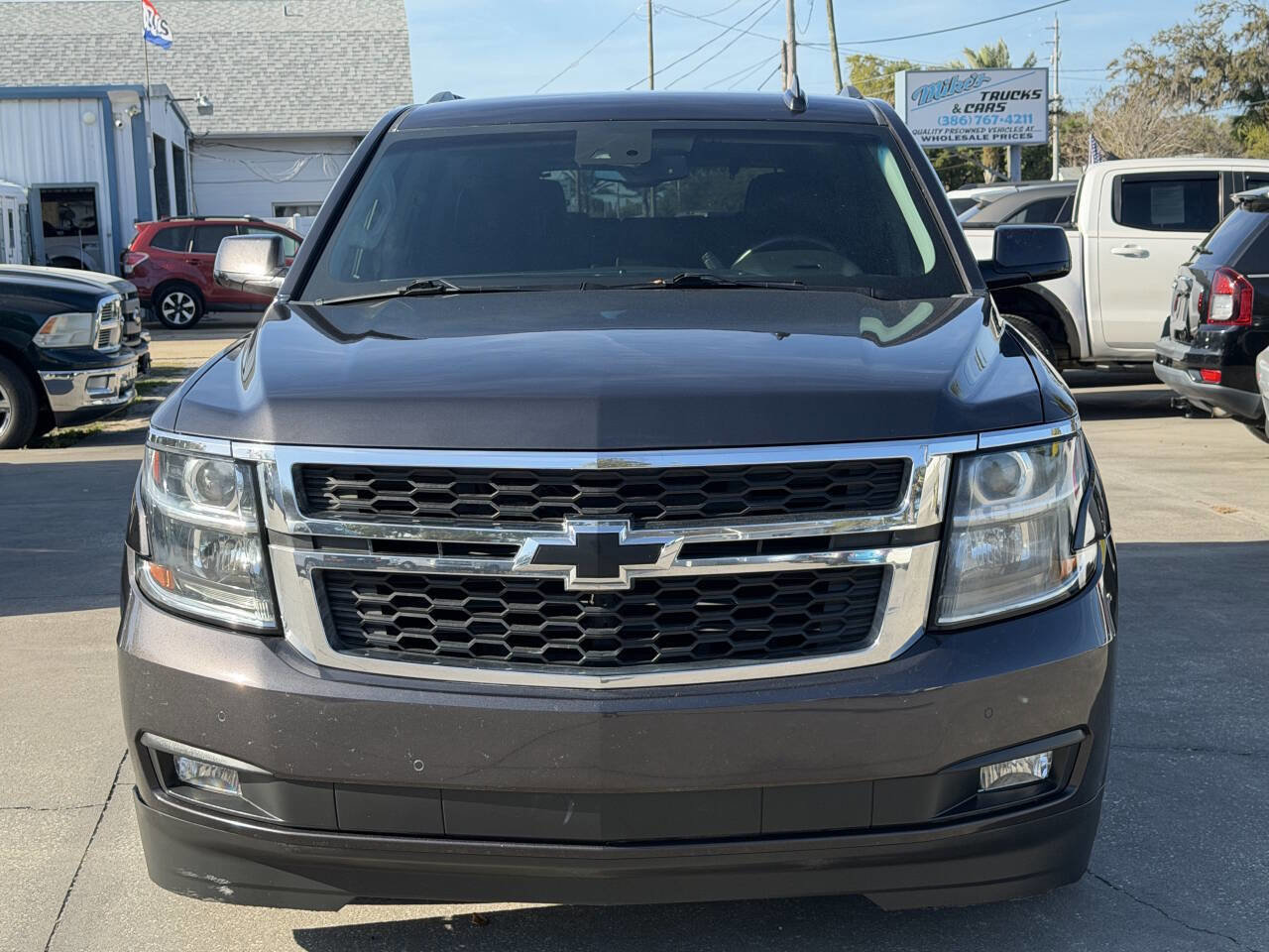 Used 2017 Chevrolet Tahoe LT w/ Luxury Package RWD image 3