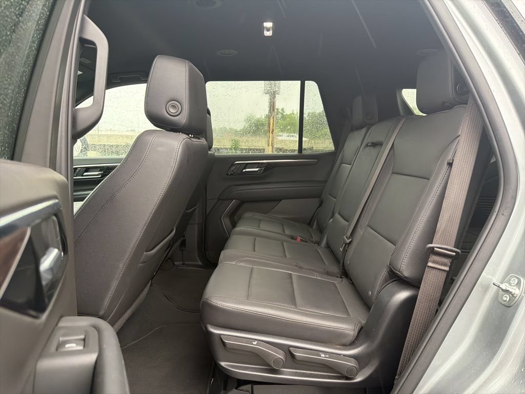 Used 2025 Chevrolet Tahoe LT RWD image 18