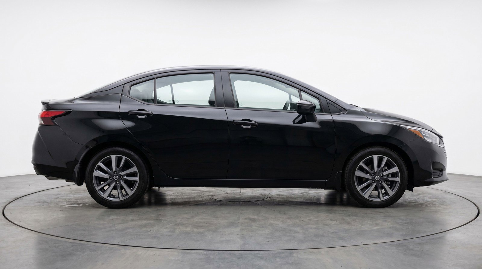 Used 2025 Nissan Versa SV FWD image 11