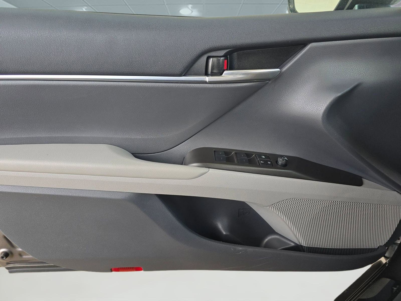 Used 2024 Toyota Camry LE image 10