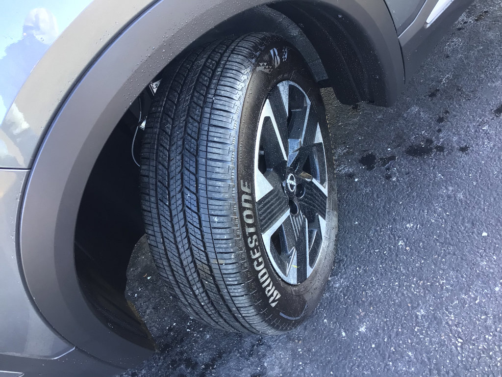 New 2025 Nissan Kicks SV image 18