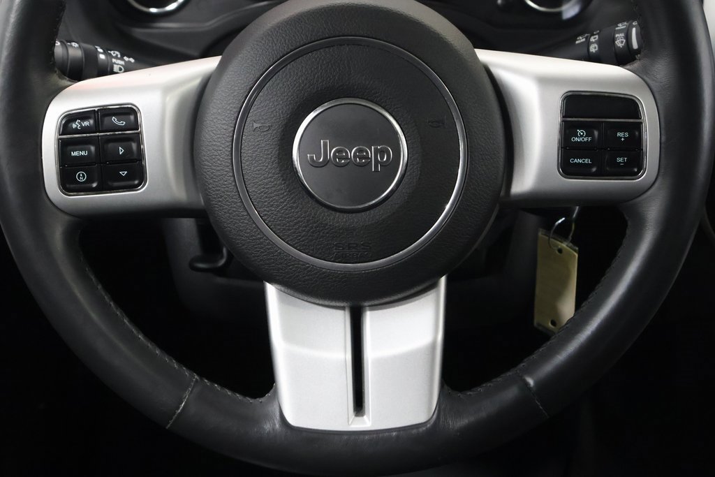 Used 2014 Jeep Compass Latitude w/ Sun/Sound Group image 17