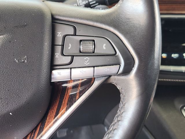 Used 2022 Cadillac Escalade Luxury w/ LPO, Illumination Package AWD/4WD image 31