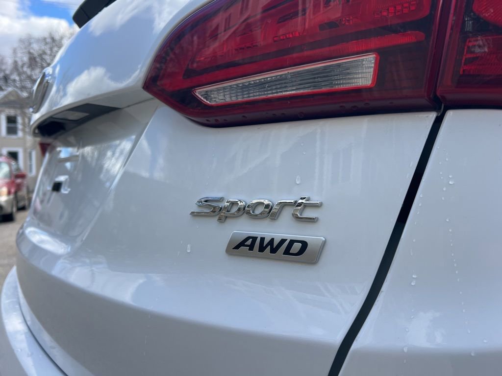 Used 2017 Hyundai Santa Fe Sport image 9
