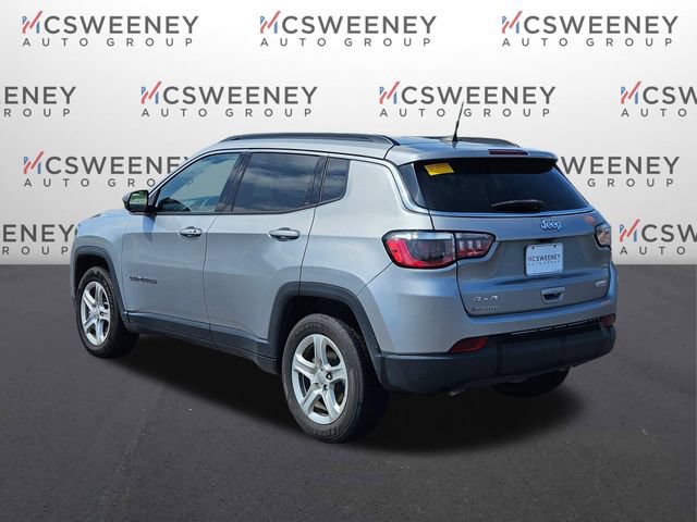 Used 2023 Jeep Compass Latitude w/ Convenience Group AWD/4WD image 3