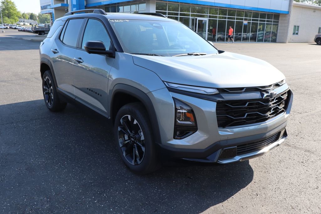 New 2026 Chevrolet Equinox RS w/ Convenience Package III FWD image 2