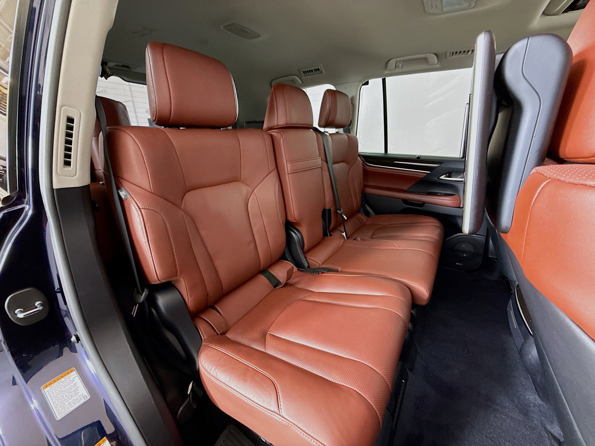 Used 2017 Lexus LX 570 4WD w/ Luxury Package image 27