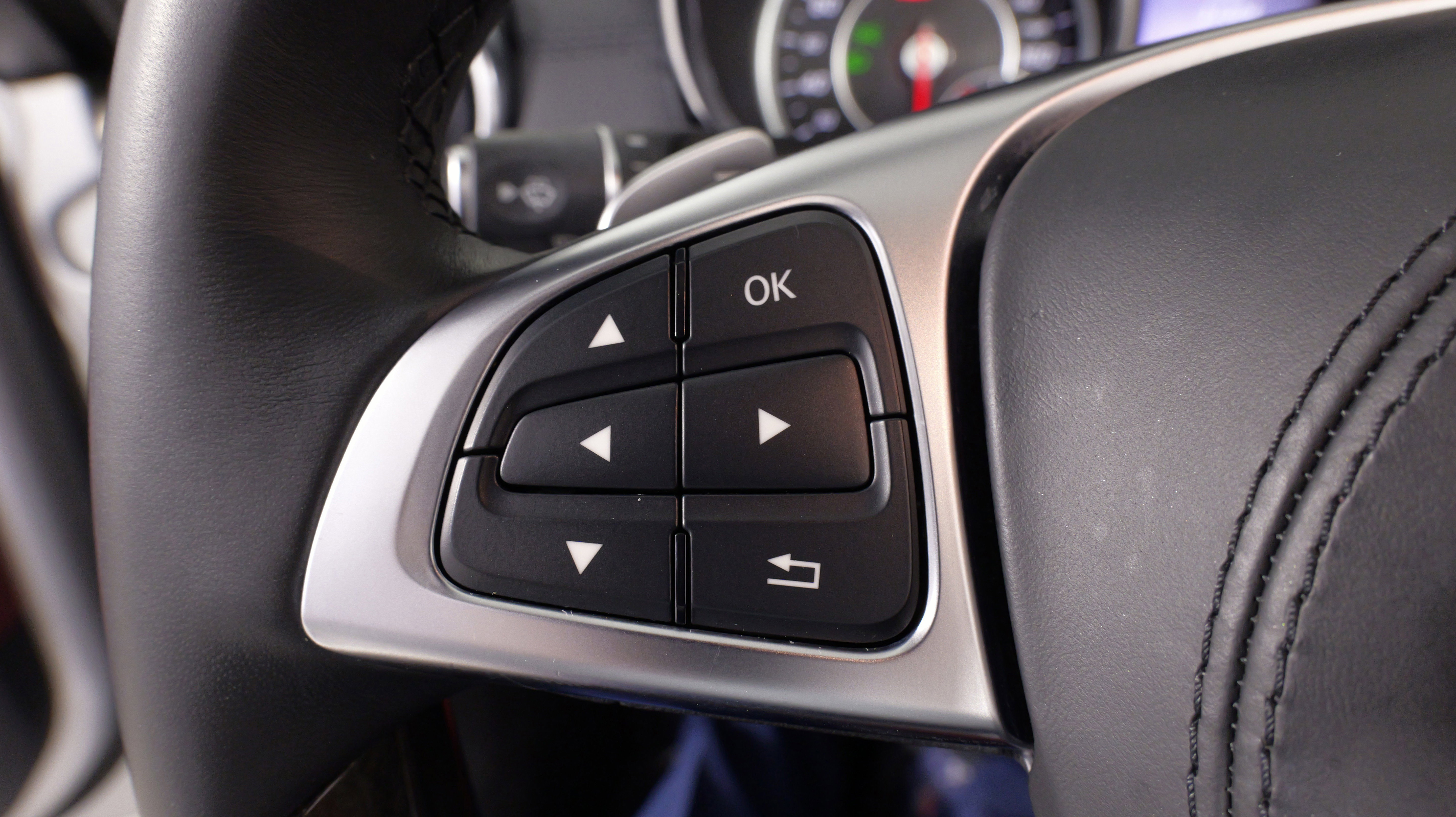 Used 2019 Mercedes-Benz SL 550 image 40