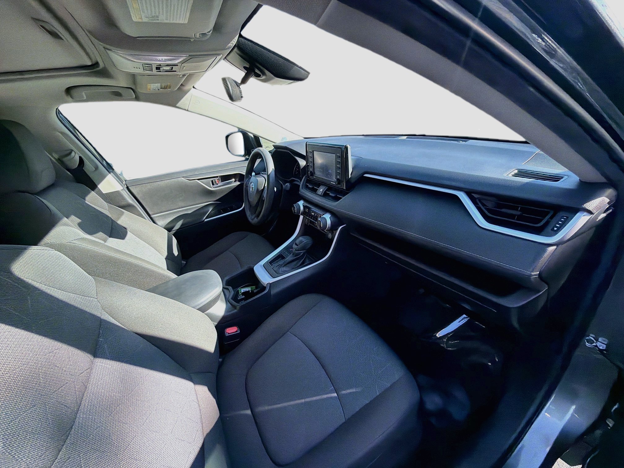 Used 2022 Toyota RAV4 XLE w/ Convenience Package FWD image 27