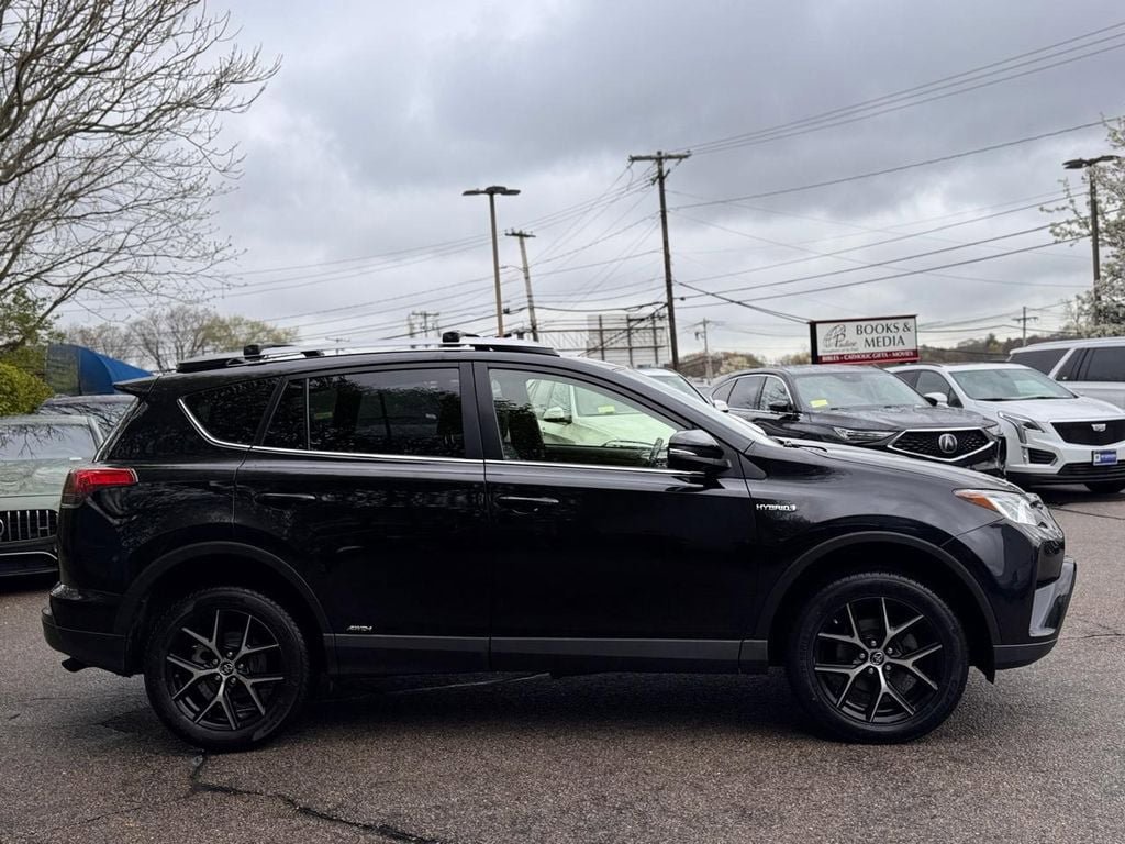 Used 2018 Toyota RAV4 SE AWD/4WD image 7