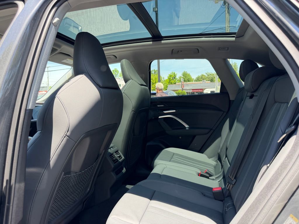 Used 2025 Audi Q5 Premium Plus w/ Premium Plus AWD/4WD image 30